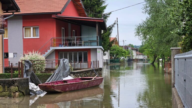 Zbog poplava Vlada RS šalje pomoć stanovništvu Krajine