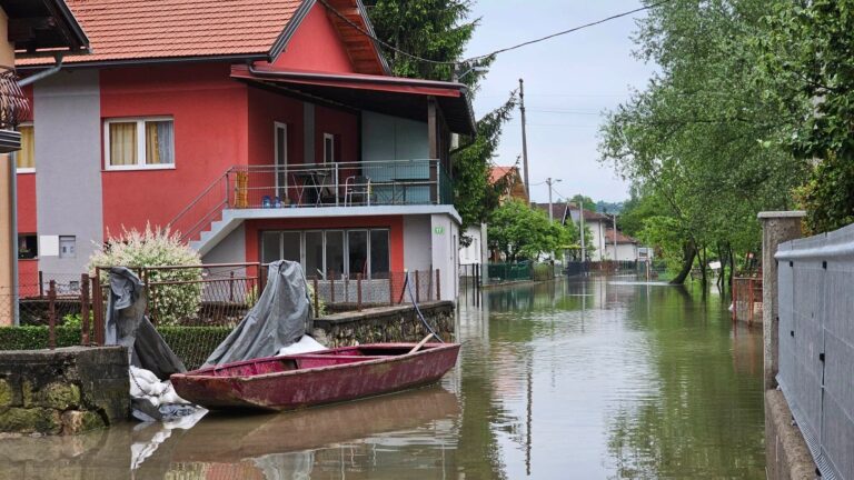 Zbog poplava Vlada RS šalje pomoć stanovništvu Krajine