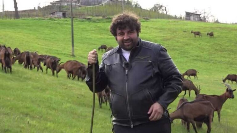 Srbijanski glumac pobjegao iz grada: Živi na selu s 1.800 koza