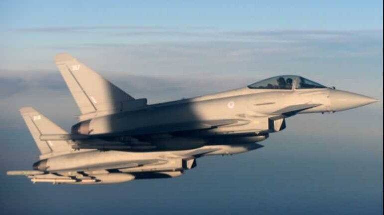 Britanski borbeni avioni presreli 21 ruski avion na granici vazdušnog prostora NATO-a