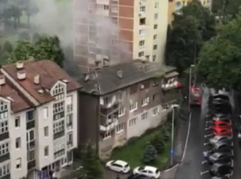 ZENICA: Požar na Meokušnicama, vatrogasci na licu mjesta, gori… (VIDEO)