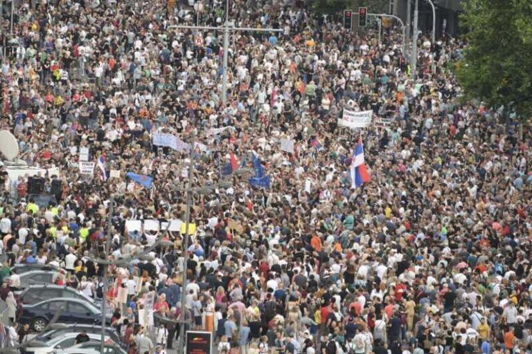 Osmi protest “Srbija protiv nasilja”, studenti poručili “Računajte na nas”
