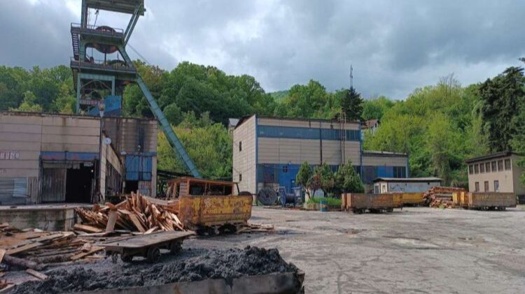 ZENICA | Manja grupa rudara od sinoć ponovo silazi u jamu, ali još nije prekinut radnički neposluh