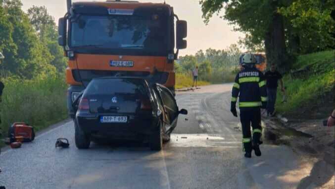 Teška nesreća u BiH: U sudaru Golfa i kamiona poginula djevojka (25) 