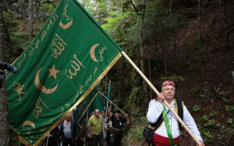 Hiljade vjernika prisustvovalo Ajvatovičkoj dovi