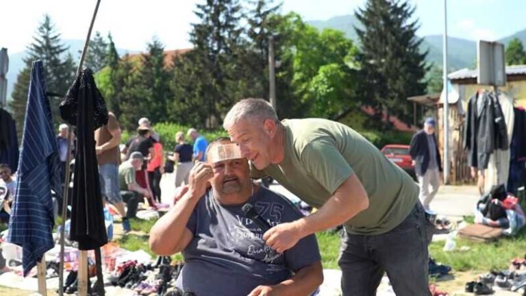 Na buvljaku u Zenici butik sagni se (VIDEO)