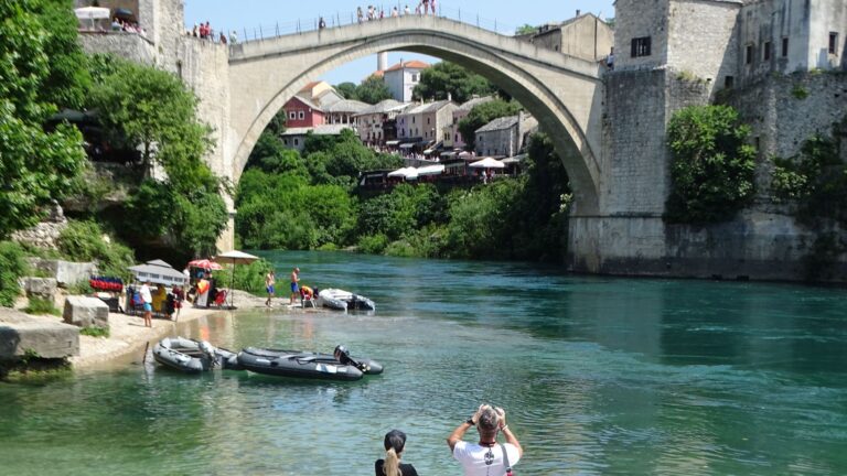 Neobična legenda: Znate li zašto se Mostarci na ovaj dan ne kupaju u Neretvi?