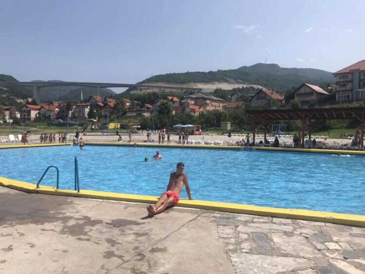 Gradske bazene u Zenici dnevno posjećuje od 500 do 1.000 uglavnom mlađih kupača