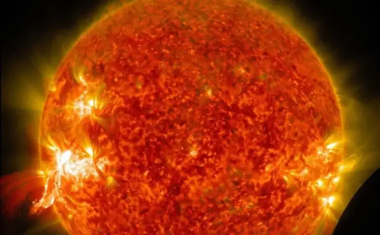 Naučnici upozoravaju na snažne Sunčeve baklje koje bi danas mogle napraviti probleme