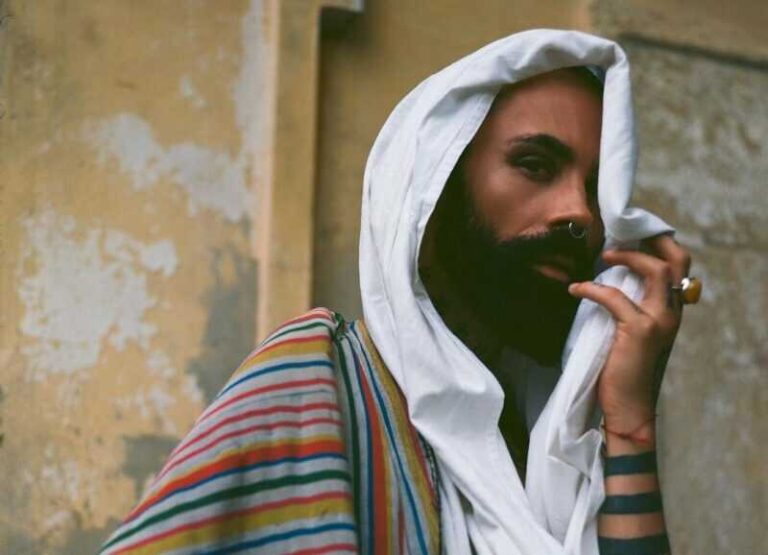 SVE SE OCRTAVA! Božo Vrećo bez odjeće preplanuo na jahti