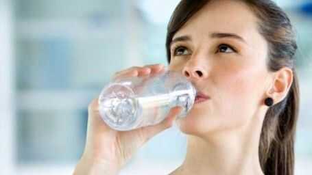 Zaboravite na pravilo „dva litra“: Evo koliko vode trebate piti dnevno