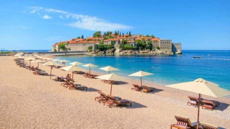 Ležaljka košta kao cijelo ljetovanje: Jedna od najljepših plaža Jadrana nedostupna mnogima