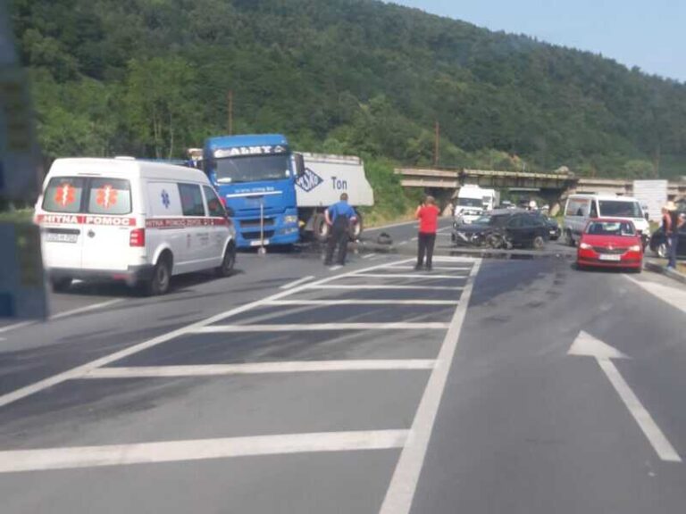 Teška nesreća u Topčić Polju na M-17, ima povrijeđenih