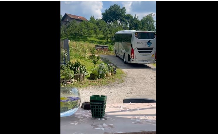 Ifeta iz Konjević Polja svratila pun autobus turista iz Italije na baklavu