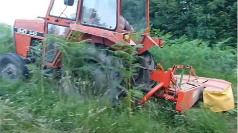 Čovjek poginuo dok je traktorom kosio travu