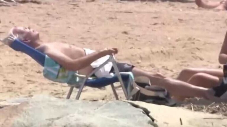 Džo Bajden uživa na plaži uoči putovanja u Evropu