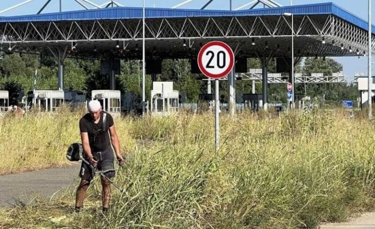 Čistili Raču pa ih Granična policija otjerala jer “brukaju državu”