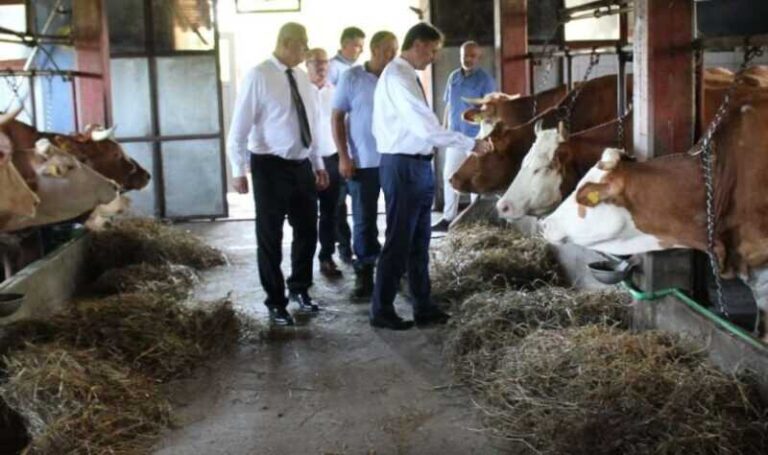 Hrnjić posjetio ZDK: Poljoprivredni proizvođači trebaju biti u fokusu svih nivoa vlasti