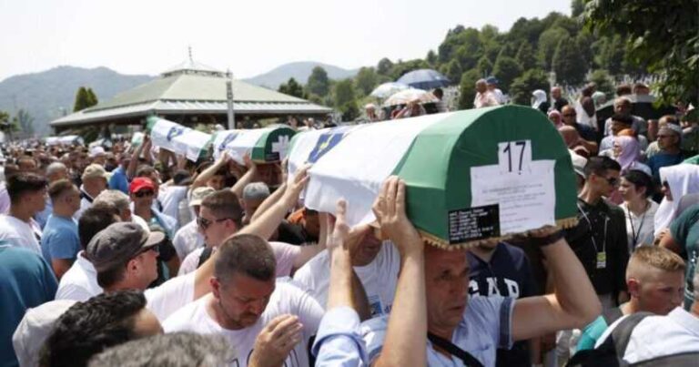 Bivši sudija Suda BiH: Zašto je Dodik “zapeo” za Srebrenicu?