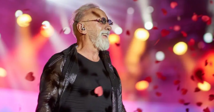 NJEGOV TALENT PREPOZNAO JE SUPRUG POZNATE PJEVAČICE: Evo čime se Dino Merlin bavio prije muziče karijere