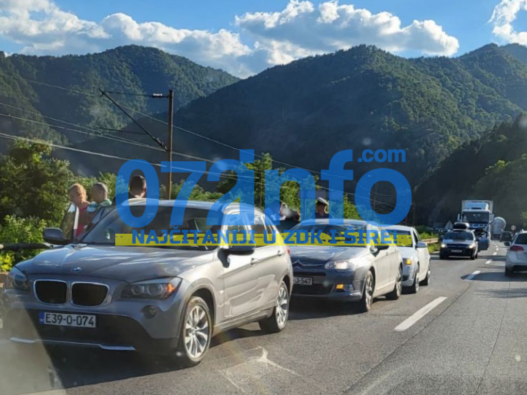 OGROMNE KOLONE NA M-17: Sudar tri vozila