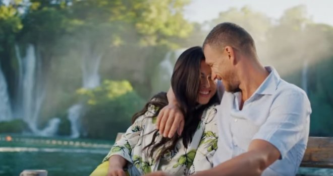 Bračni par Amra i Edin Džeko u novoj reklami za bosansku kafu: Komentari pljušte… Kako se vama dopada?