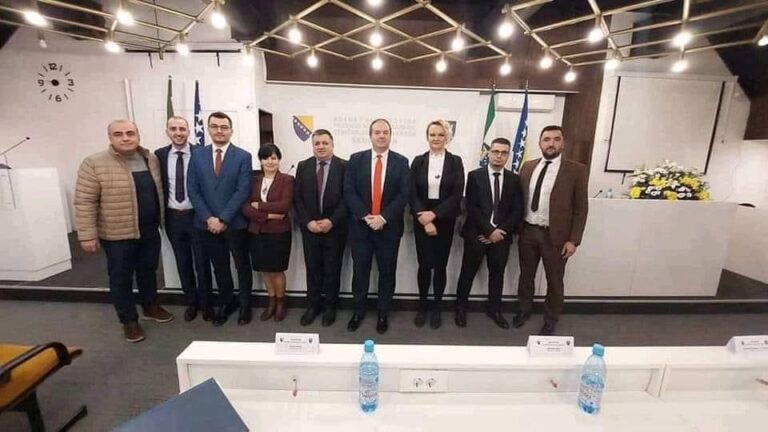 SDA kao idejni tvorac fake diploma nije pozvana da govori o kompetentnosti kadrova Vlade ZDK
