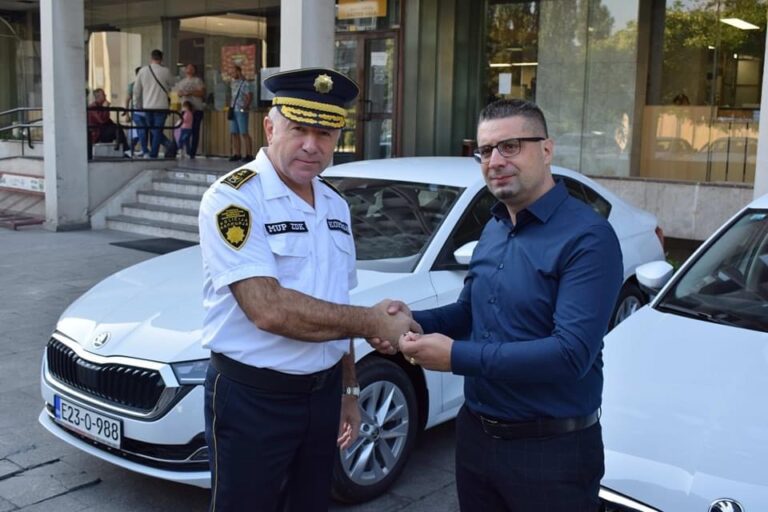U Upravi policije MUP-a ZDK izvršena primopredaja tri nova policijska vozila