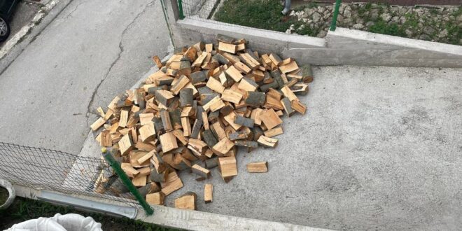 ZENICA: Ukradeno dva metra drva