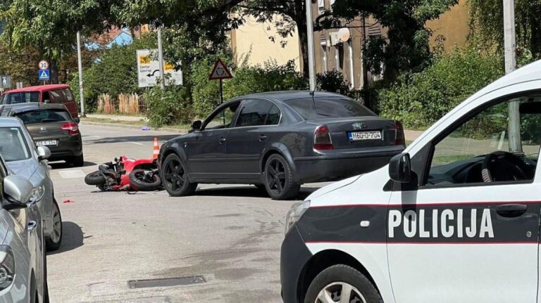 Teška nesreća u Zenici: Motociklista prevezen u bolnicu