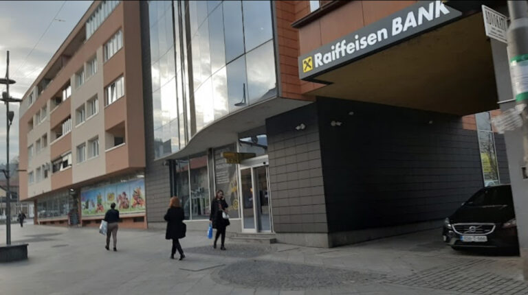 Filmska prevara u Zenici: Lažirala dokumente, podigla 200.000 KM u Raiffeisen banci sa tuđeg računa