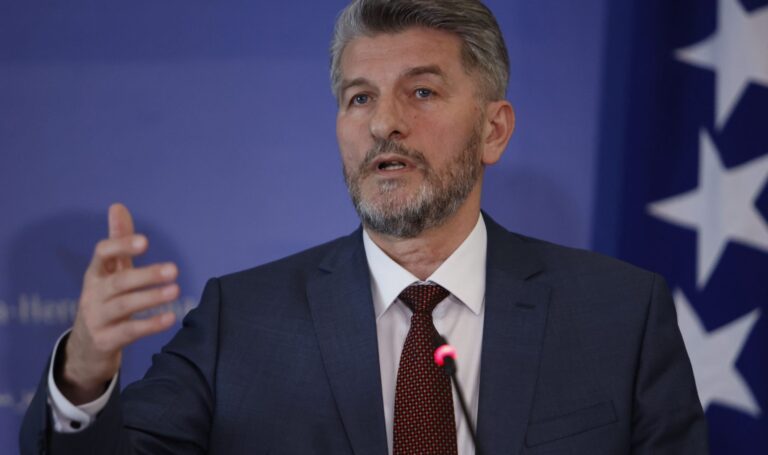 Mehmedović: Ko je Dodiku isporučio Kajganića? Tako je kad se nešto isporuči RS, a onda se sve druge proziva za ‘isporučivanje’