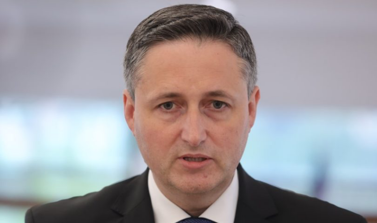 Denis Bećirović tokom posjete Londonu na VIP salon skršio skoro 10.000 KM