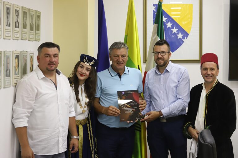 Gradonačelnik Kasumović podržao smotru folklora u Zenici