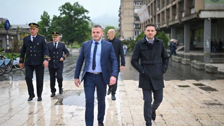 Arnel Isak brani brata Rusmira: Bit će bolji direktor od pojedinih supruga i direktorica zdravstvenih ustanova