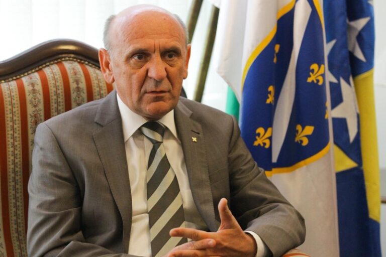 Devet godina bez čovjeka koji nije znao mrziti: Sulejmana Tihića pamtit ćemo po hrabrosti, upornosti i dostojanstvu