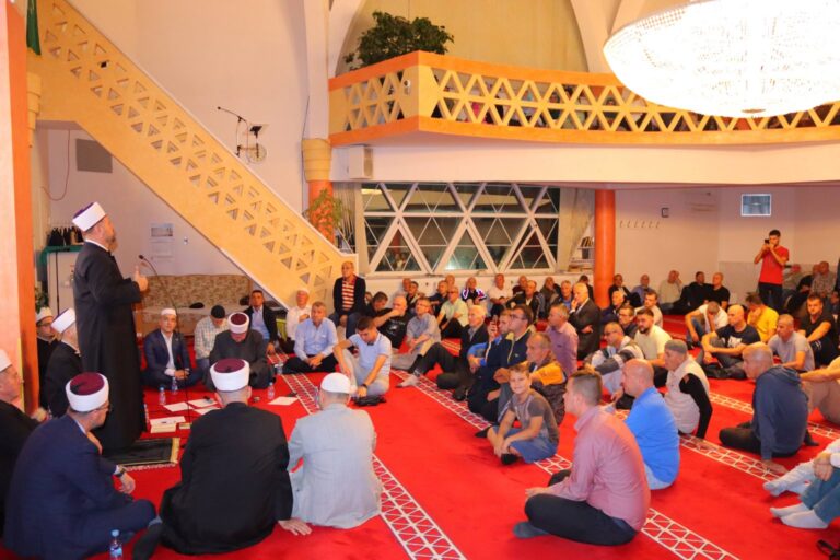 ZENICA: U Ensar džamiji mevludski program povodom 25. godina od otvaranja džamije