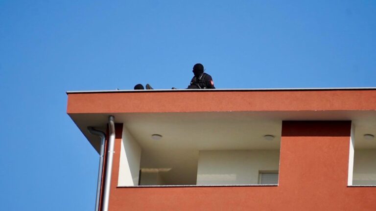 Na licu mjesta: Snajperisti na krovovima zgrada