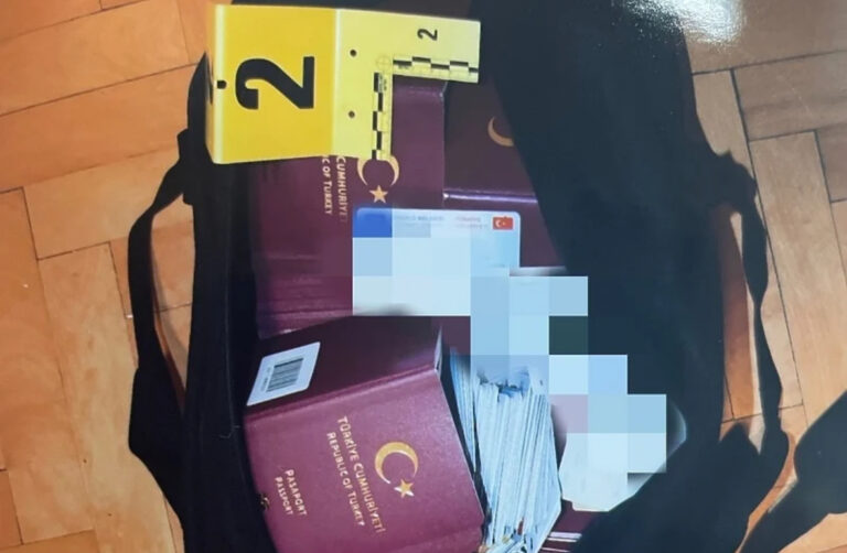U Sarajevu oduzete stotine pasoša, uhapšene tri osobe zbog krijumčarenja ljudi