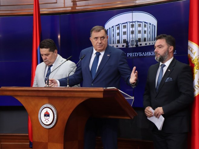 Dodik pročitao šokantne zaključke sastanka: Proglašenje nezavisnosti, odbijanje Suda BiH, izborni zakon za RS…