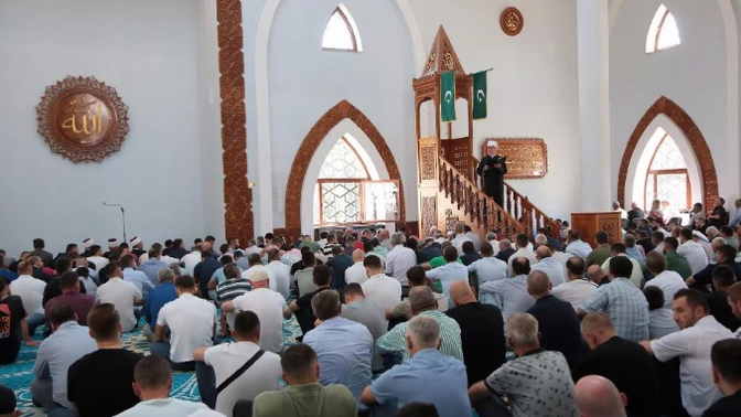 Hutba reisa Kavazovića: Ohrabrimo djecu da se okite znanjima koja će domovini donijeti prosperitet i sigurnost