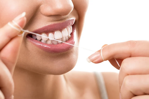 Ovih pet stvari nikada ne biste trebali raditi svojim zubima kako bi ostali jaki i zdravi