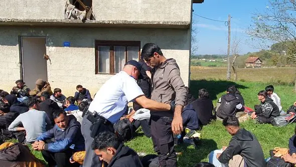 U patroli s Graničnom policijom: Migranti se vratili u Krajinu, graničari dnevno odvrate stotine od ilegalnog prelaska u Hrvatsku!