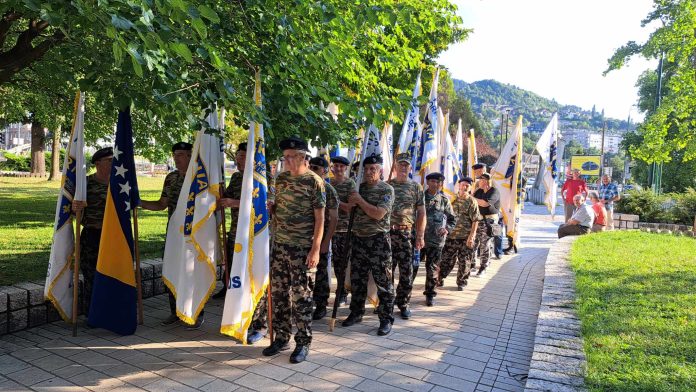 OBILJEŽAVANJE GODIŠNJICE FORMIRANJA 1. KORPUSA ARMIJE RBIH: Mimohod ulicama Sarajeva