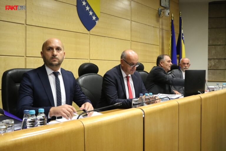 U prvih devet mjeseci: Profesionalni delegati Doma naroda FBiH za (ne)rad naplatili 2,3 miliona KM