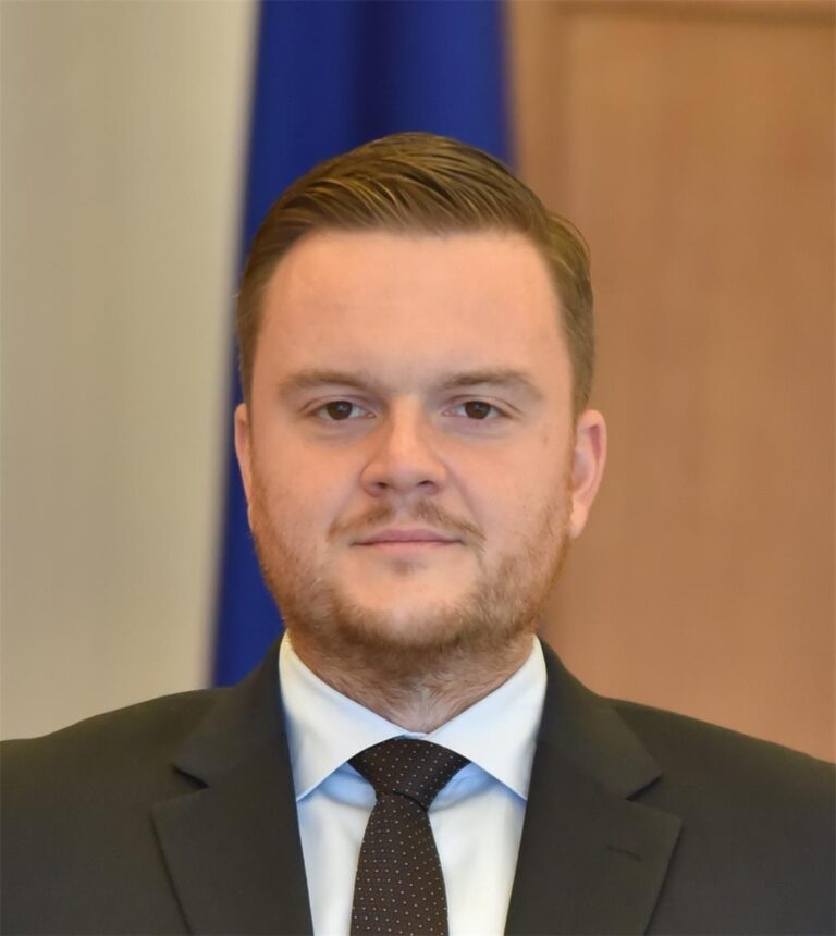 Hrvatski ministar: nemam vremena ići u trgovinu, supruga kupuje i ne žali se!