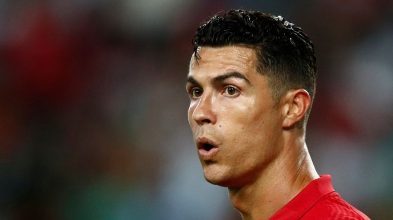 Cristiano Ronaldo zbog grljenja žene kažnjen sa 99 udaraca bičem?!