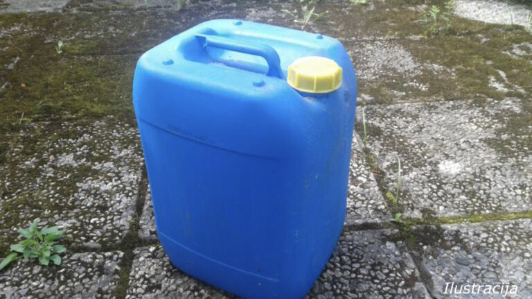 Porodica iz Zavidovića policiji prijavila da im je neko ukrao kanister sa 25 litara rakije