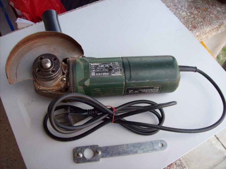 ZENICA: Iz kuće ukradene brusilice i bušilice