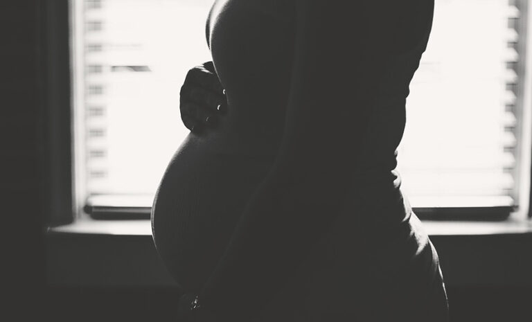 Ljekari joj rekli da je progutala rajsferšlus: Devojčica nije znala da je trudna